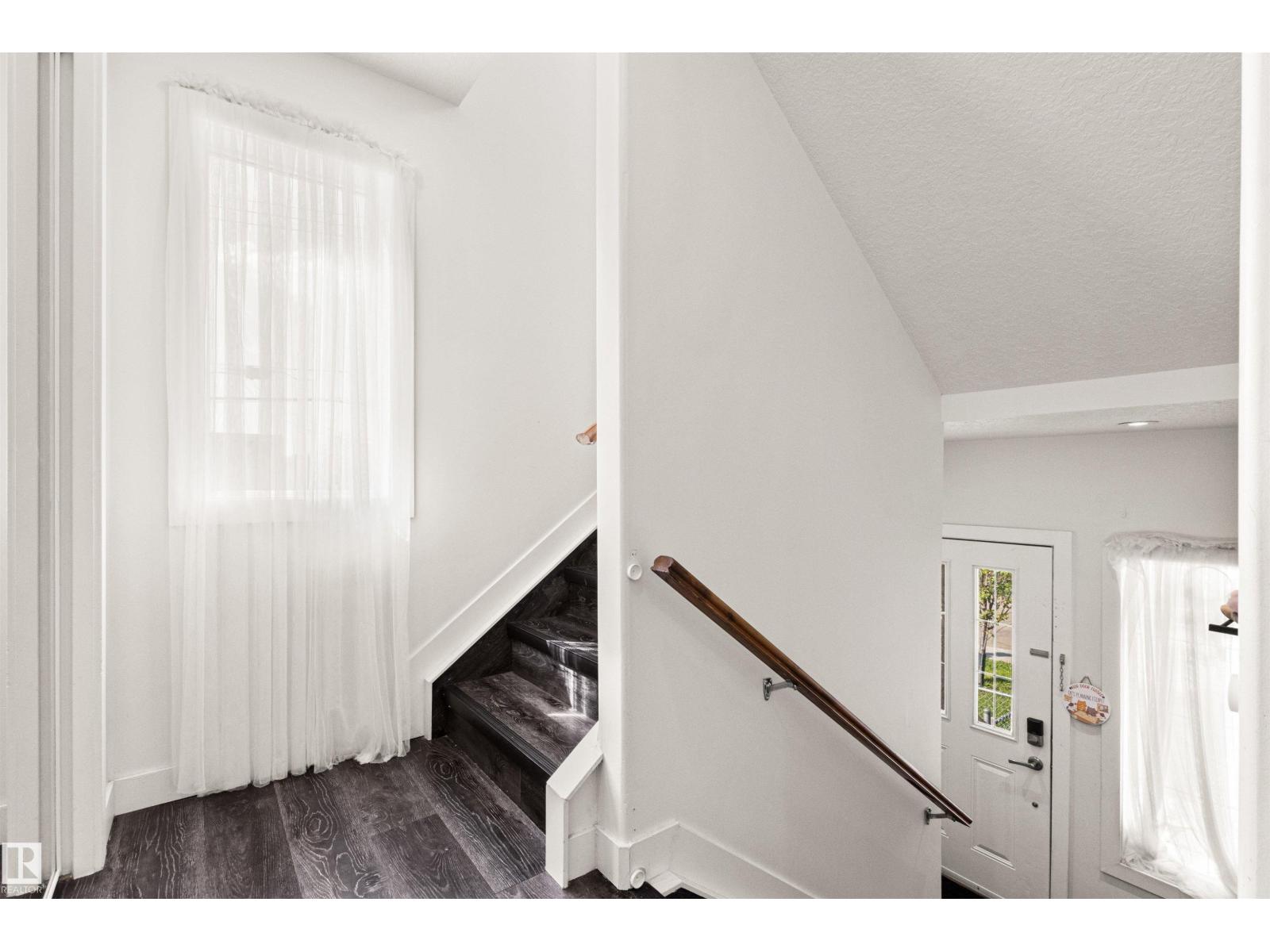 15713 102 Av NW photo 4 — MLS® E4505264
