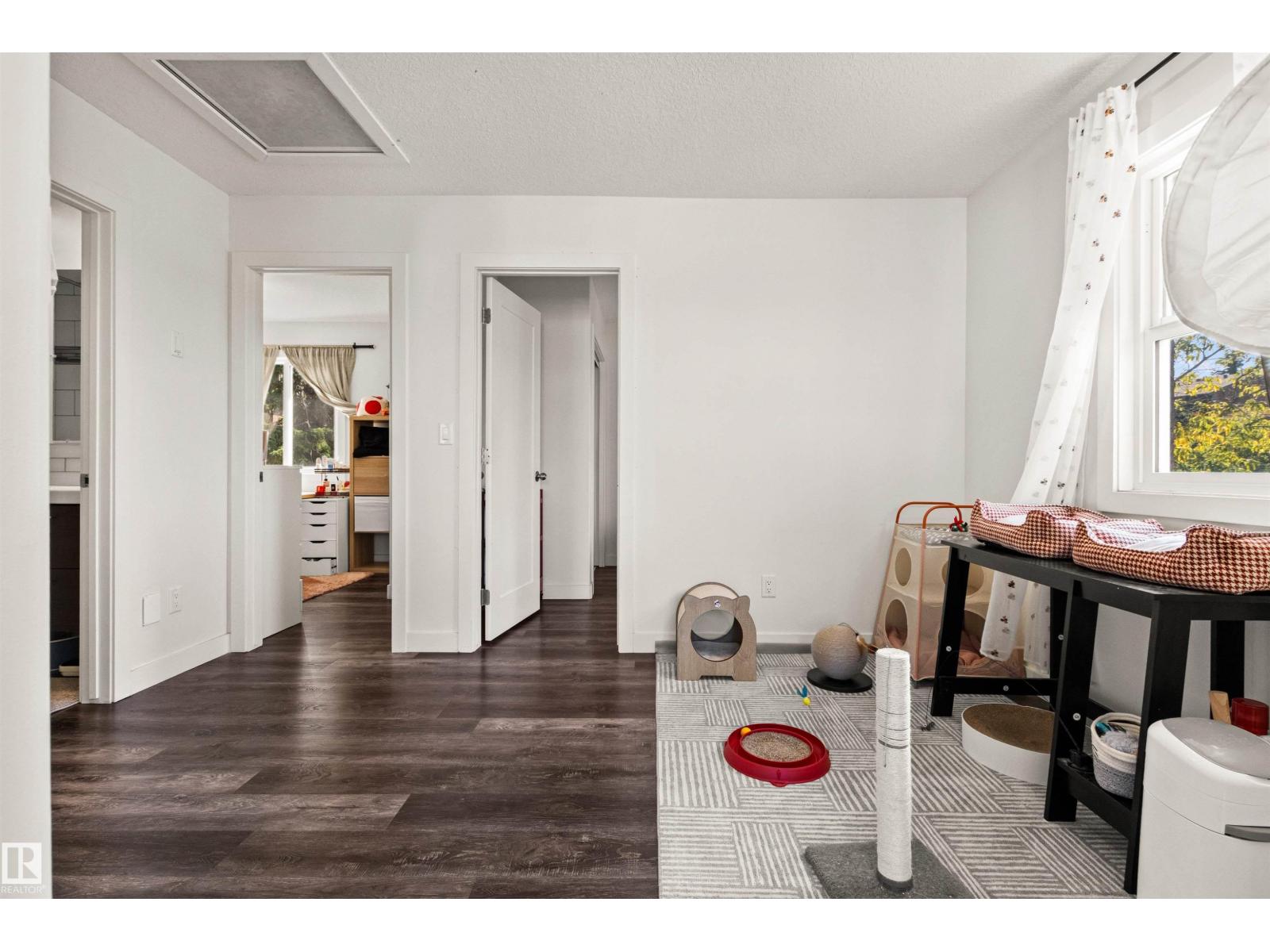 15713 102 AV NW - Image 22