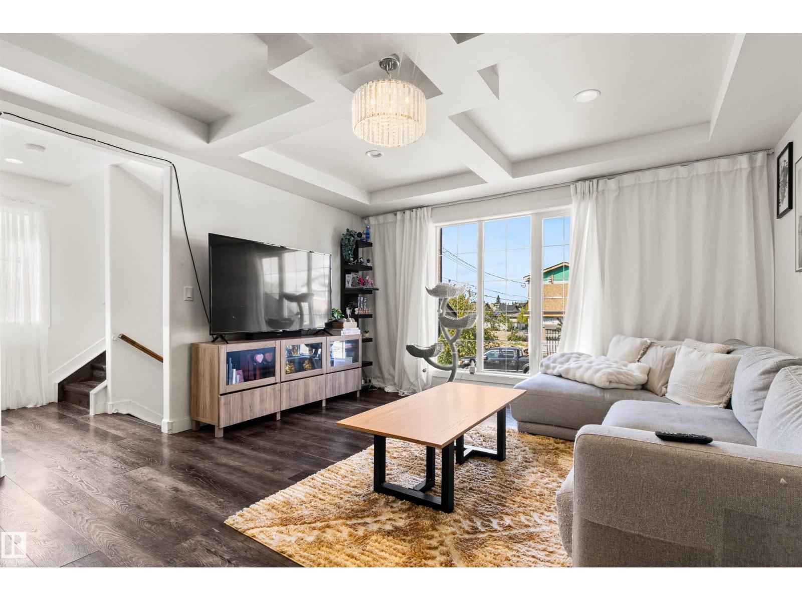 15713 102 AV NW - 9