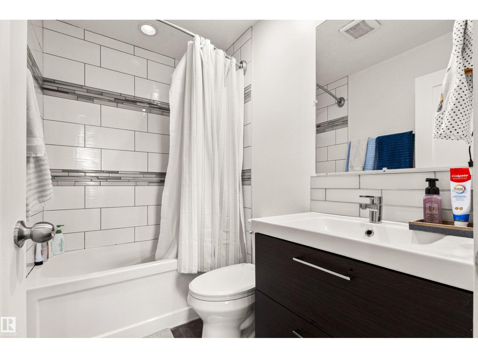 15713 102 AV NW - 26