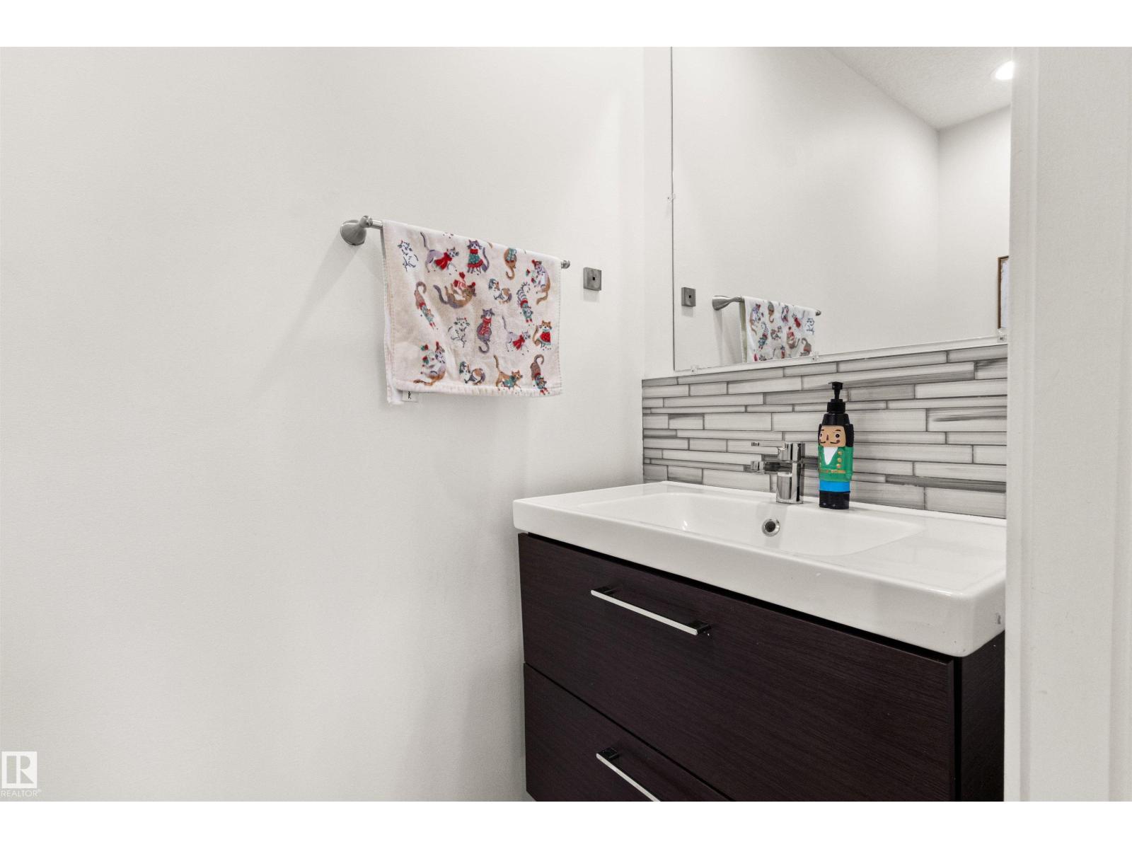 15713 102 AV NW - Image 19