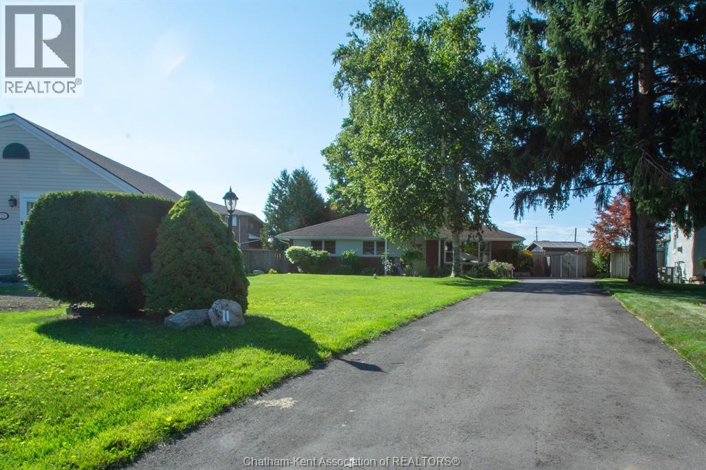 11 Oriole PARKWAY - 2