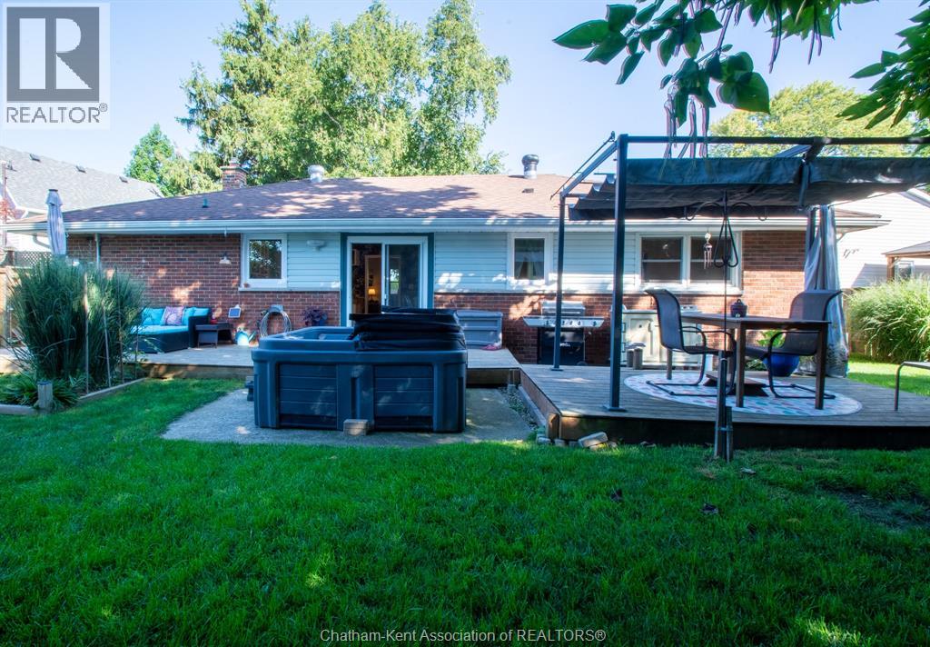 11 Oriole PARKWAY - 22