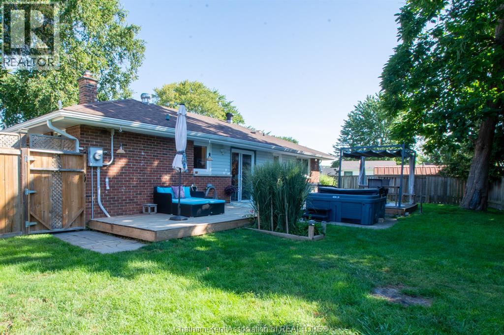 11 Oriole PARKWAY - Image 23