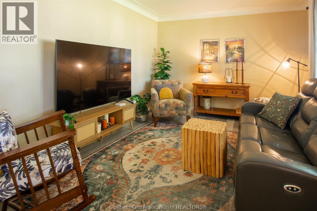 11 Oriole PARKWAY - 7