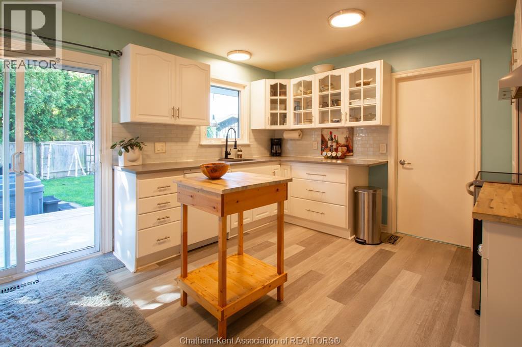 11 Oriole PARKWAY - Image 9
