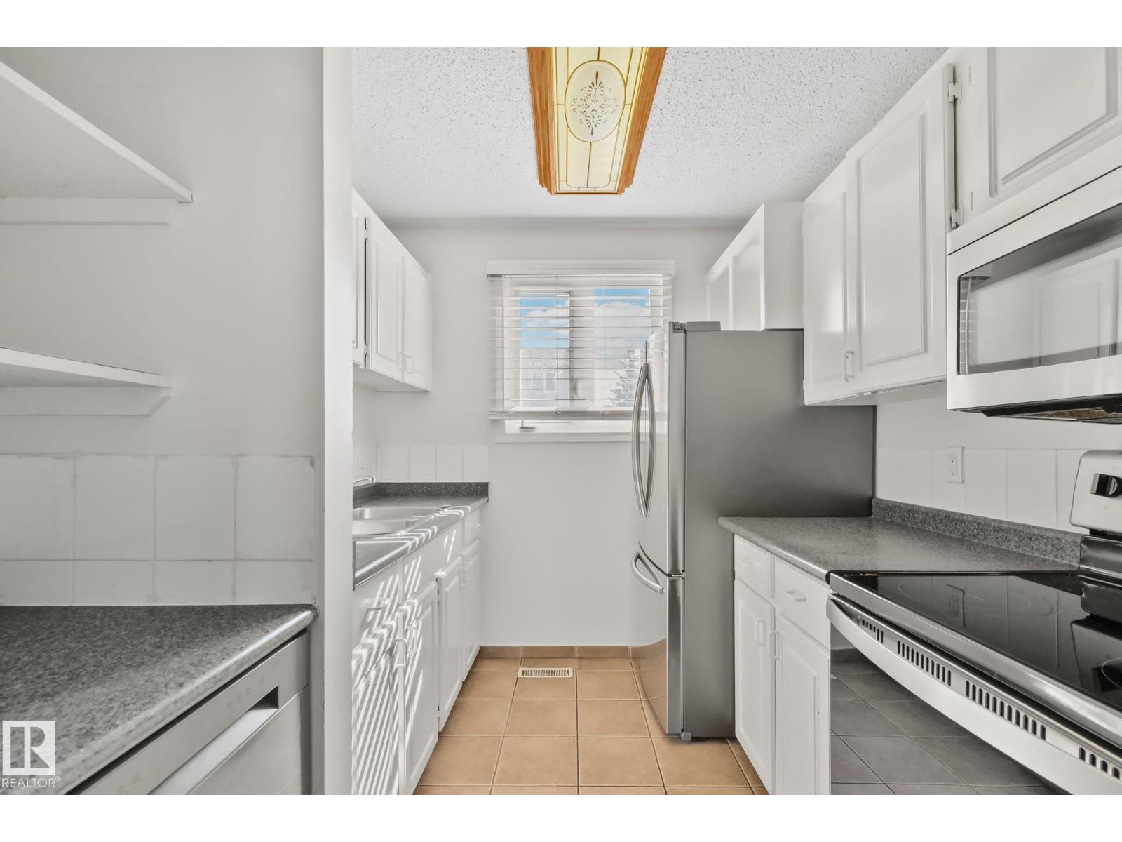 18337 66 AV NW - Image 9