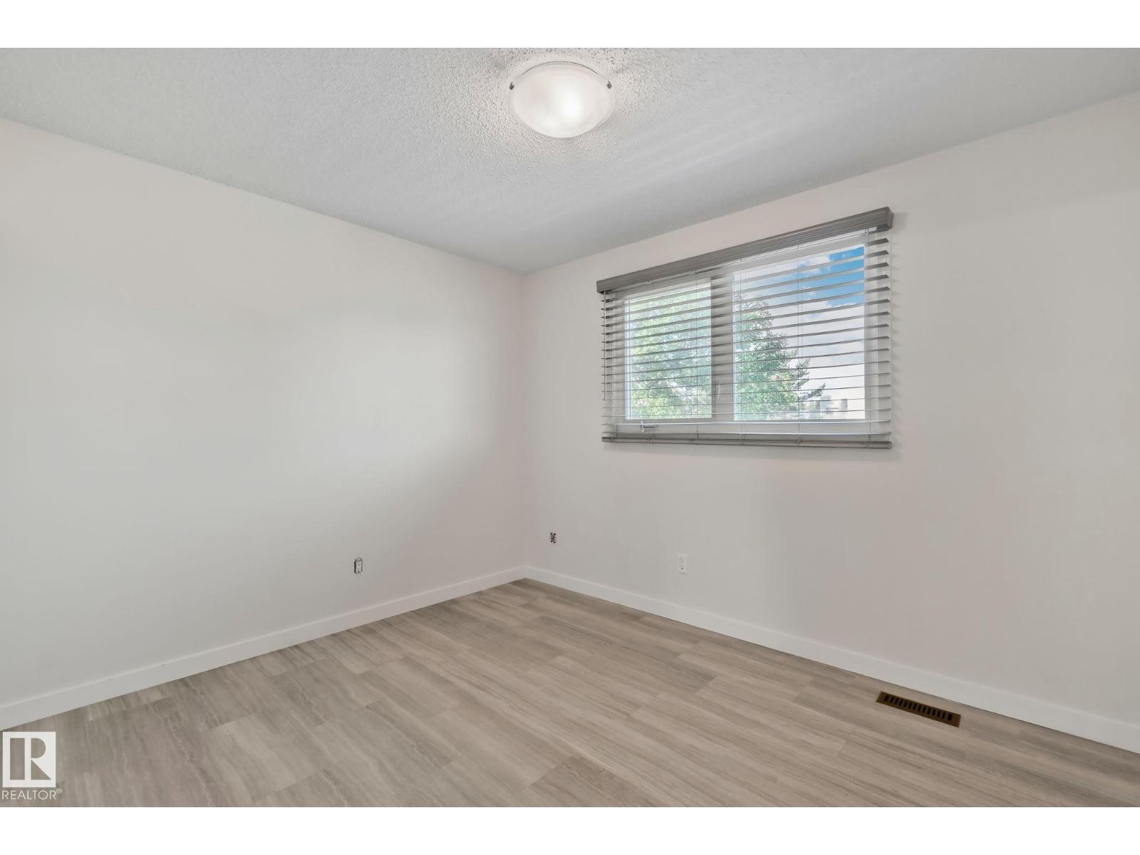 18337 66 AV NW - Image 21