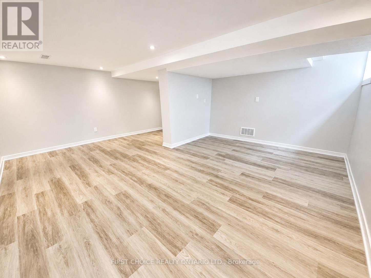 #6 837 EASTVALE DRIVE - 23