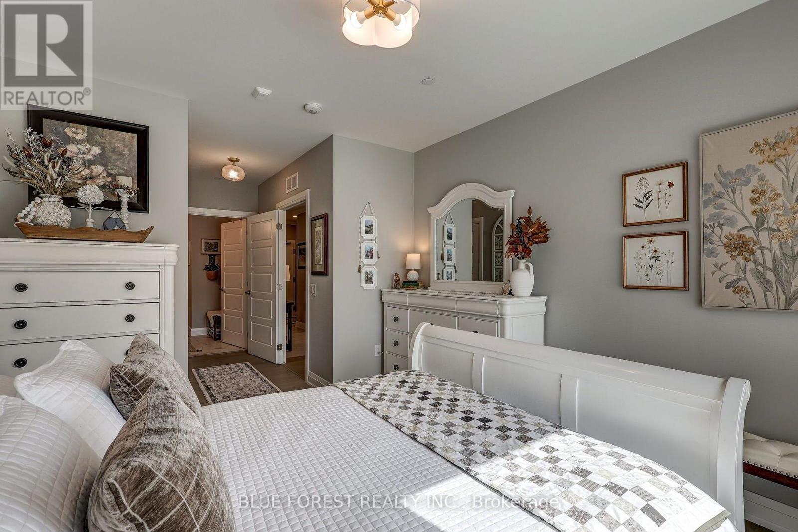 #105 1975 FOUNTAIN GRASS DRIVE - Image 16