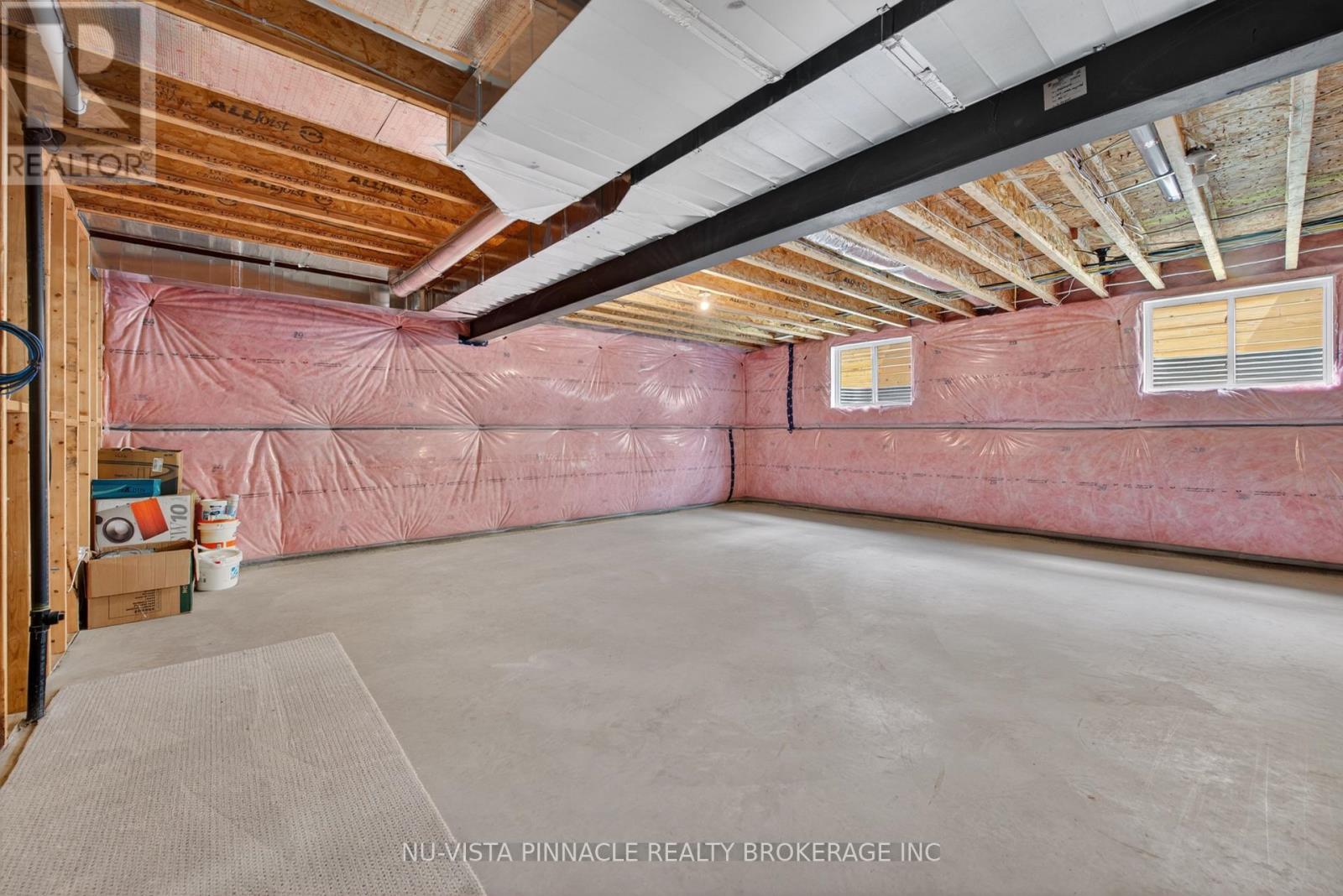 2572 LUCAS AVENUE - Image 39