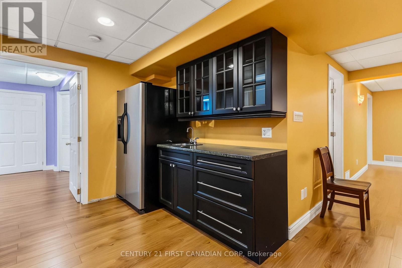 1223 THORNLEY STREET - Image 38