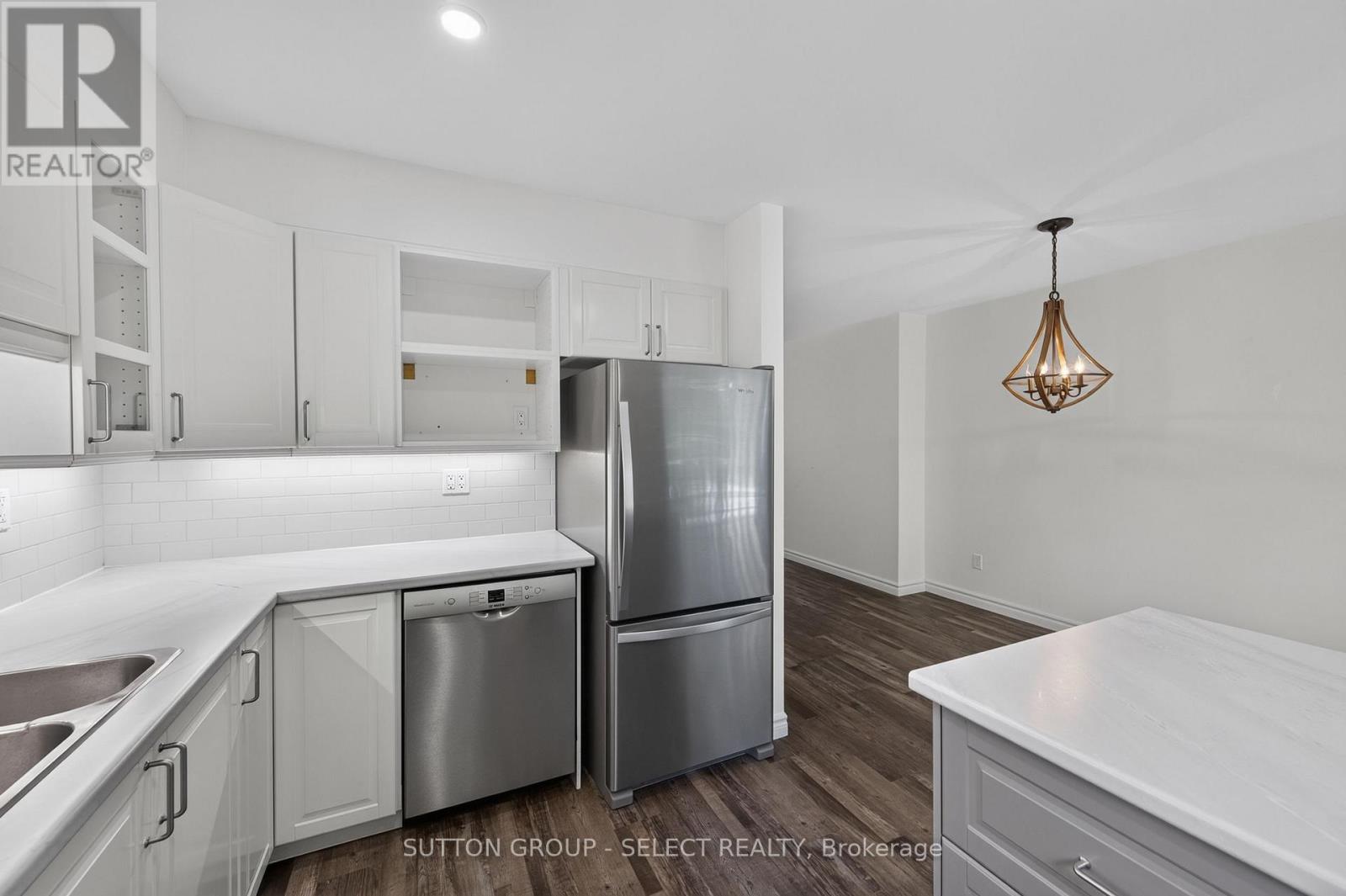 #8 925 LAWSON ROAD - Image 11