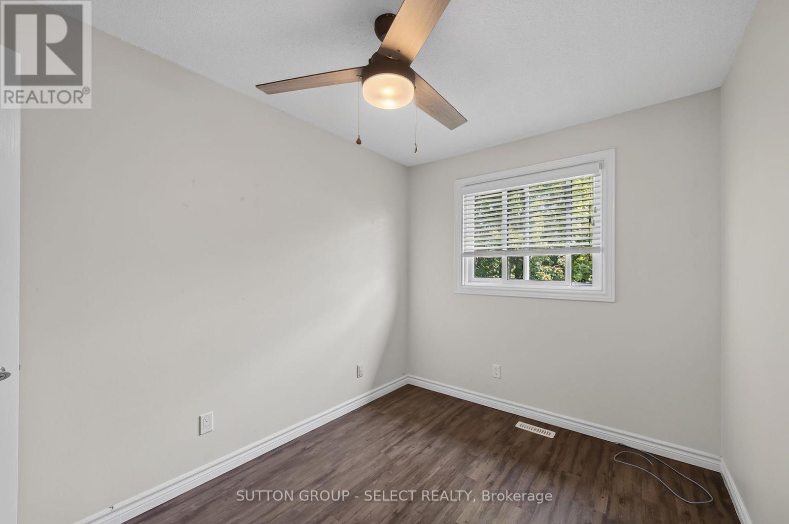#8 925 LAWSON ROAD - Image 17