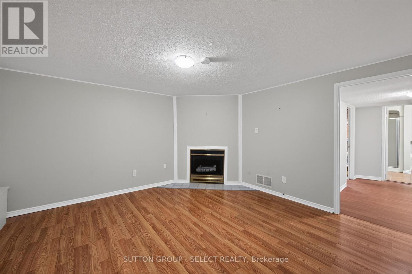 #8 925 LAWSON ROAD - 22
