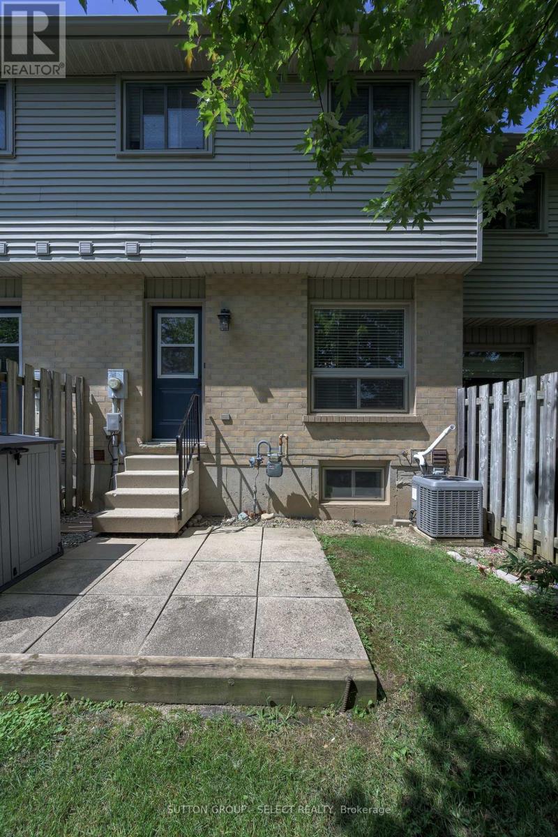 #8 925 LAWSON ROAD - 30