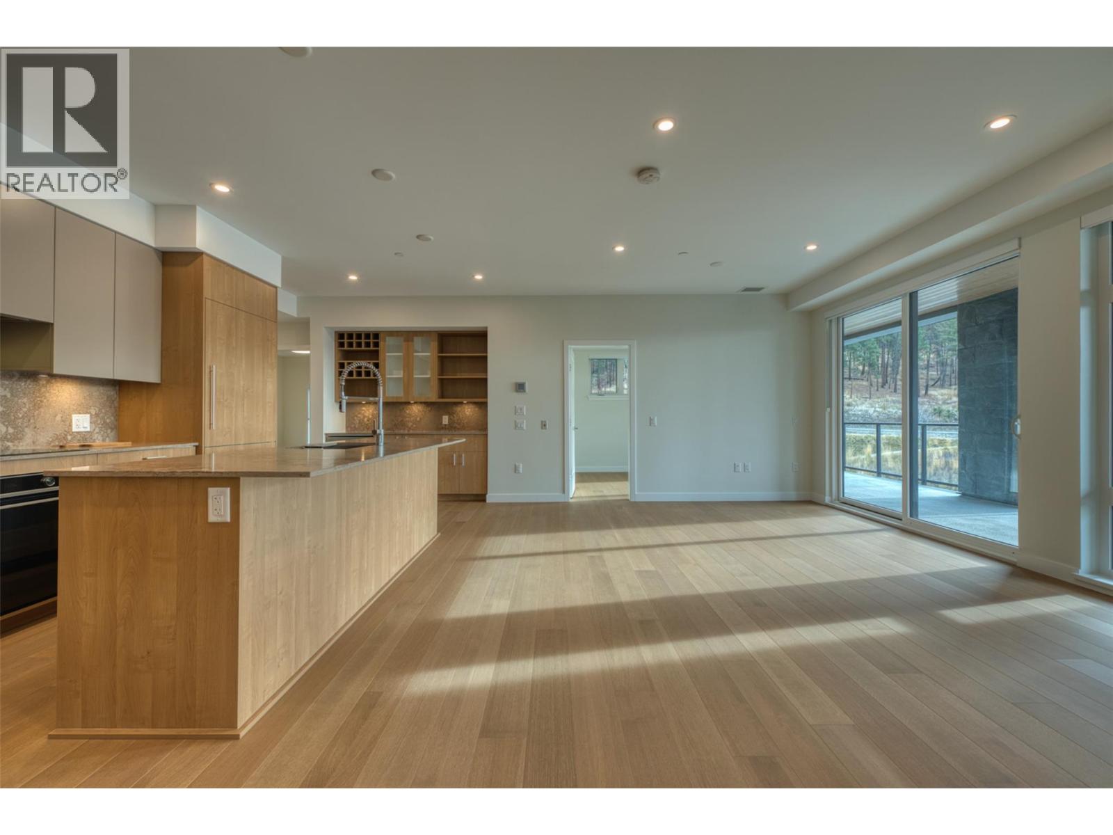 9652 Benchland Drive Unit# 205, Lake Country