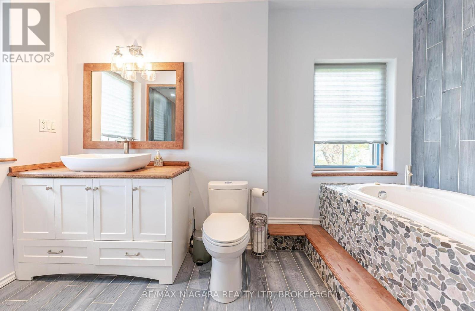 13693 NIAGARA RIVER PARKWAY - 15