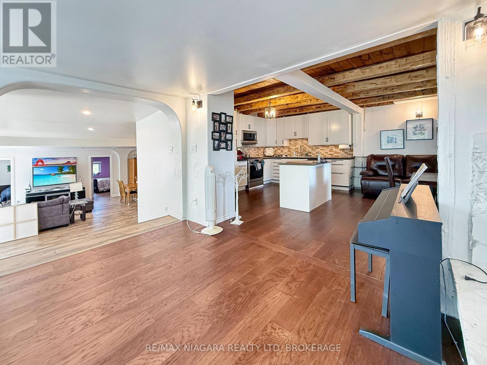 13693 NIAGARA RIVER PARKWAY - Image 29