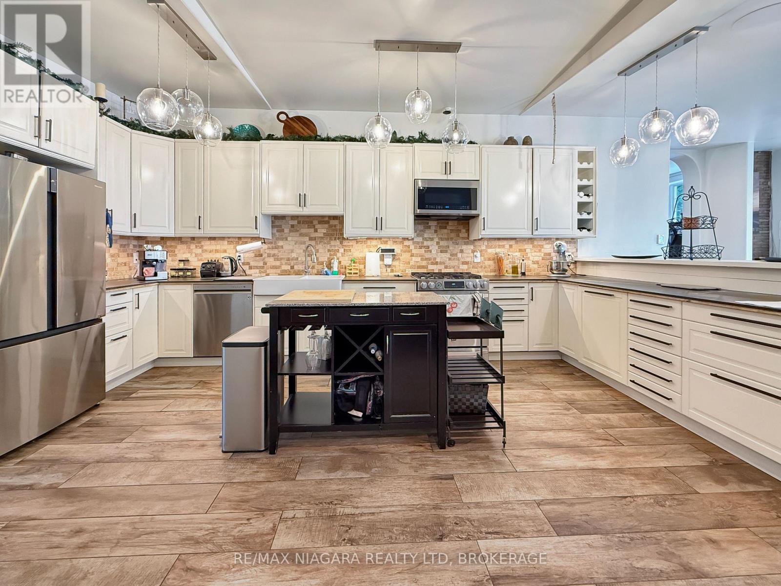 13693 NIAGARA RIVER PARKWAY - Image 30