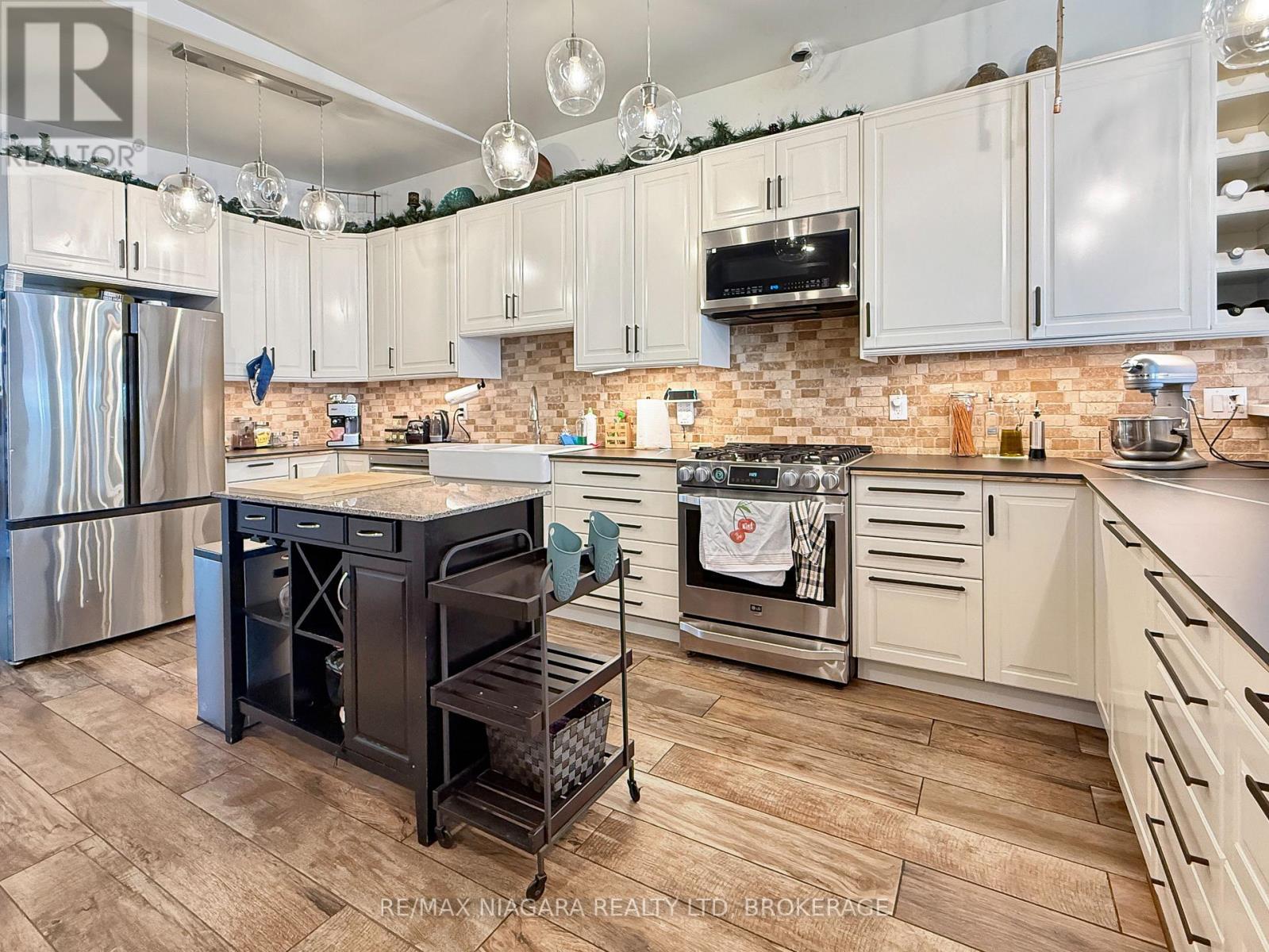 13693 NIAGARA RIVER PARKWAY - Image 31