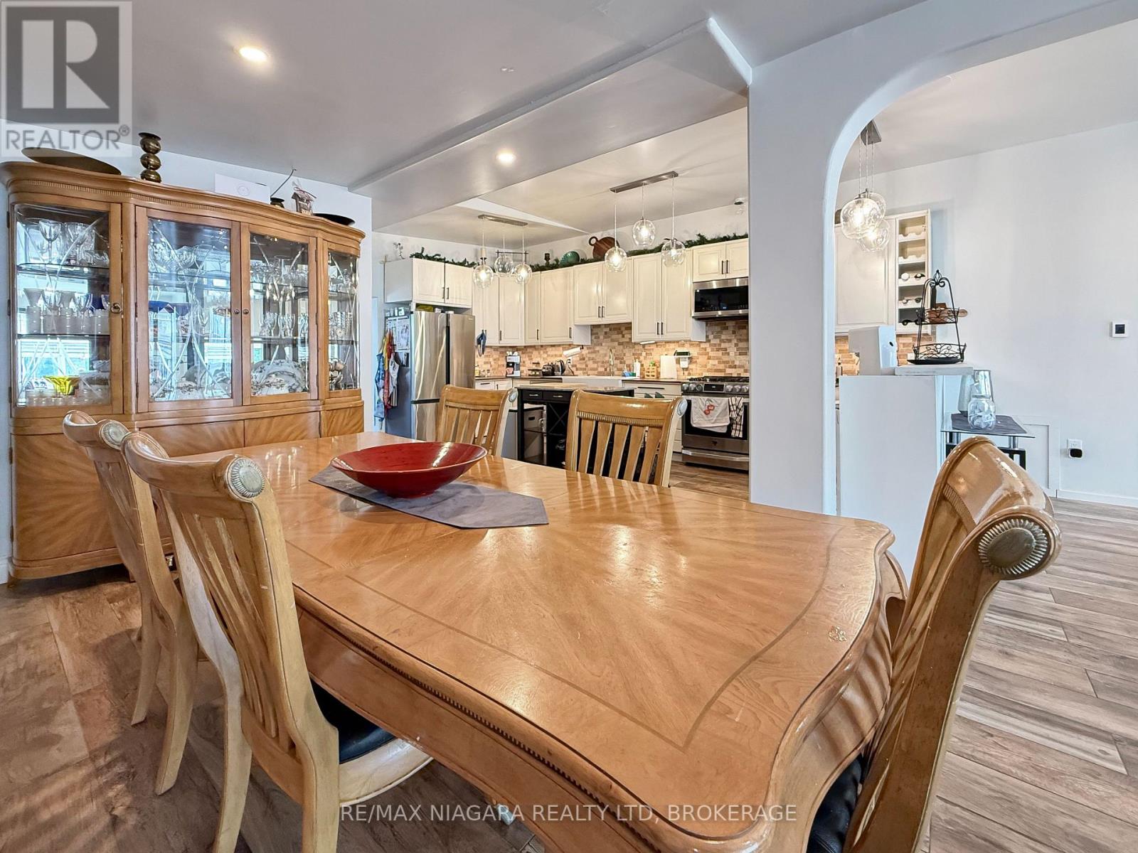13693 NIAGARA RIVER PARKWAY - Image 33