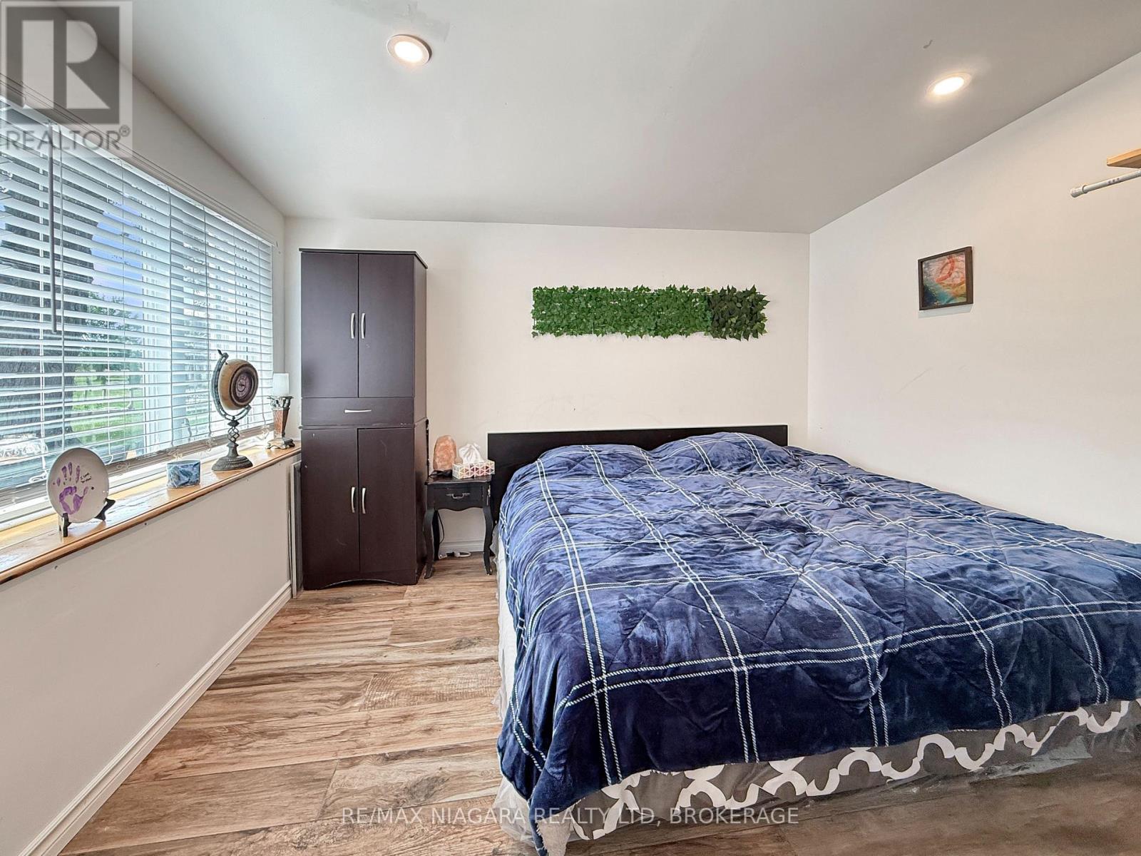 13693 NIAGARA RIVER PARKWAY - 37