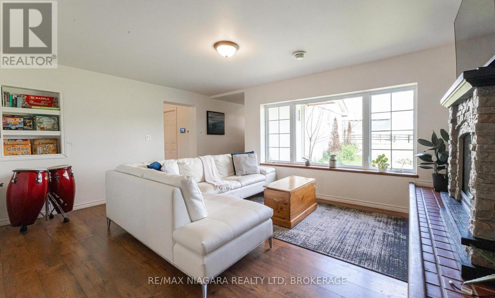 13693 NIAGARA RIVER PARKWAY - Image 40