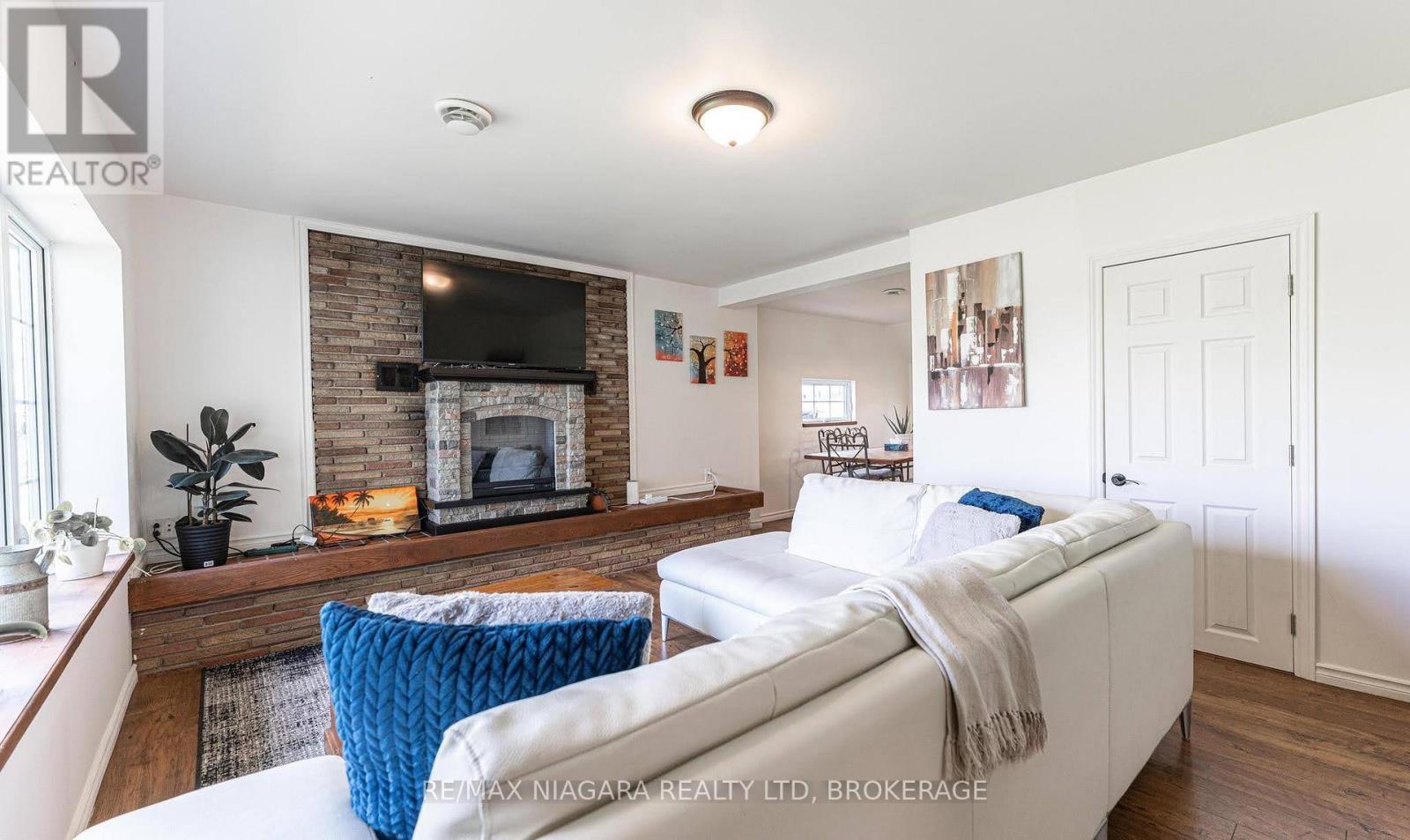 13693 NIAGARA RIVER PARKWAY - Image 41