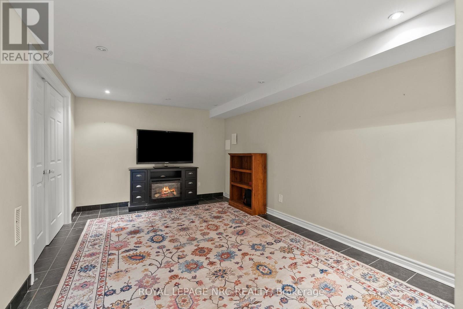 16 DUMFRIES STREET - Image 30