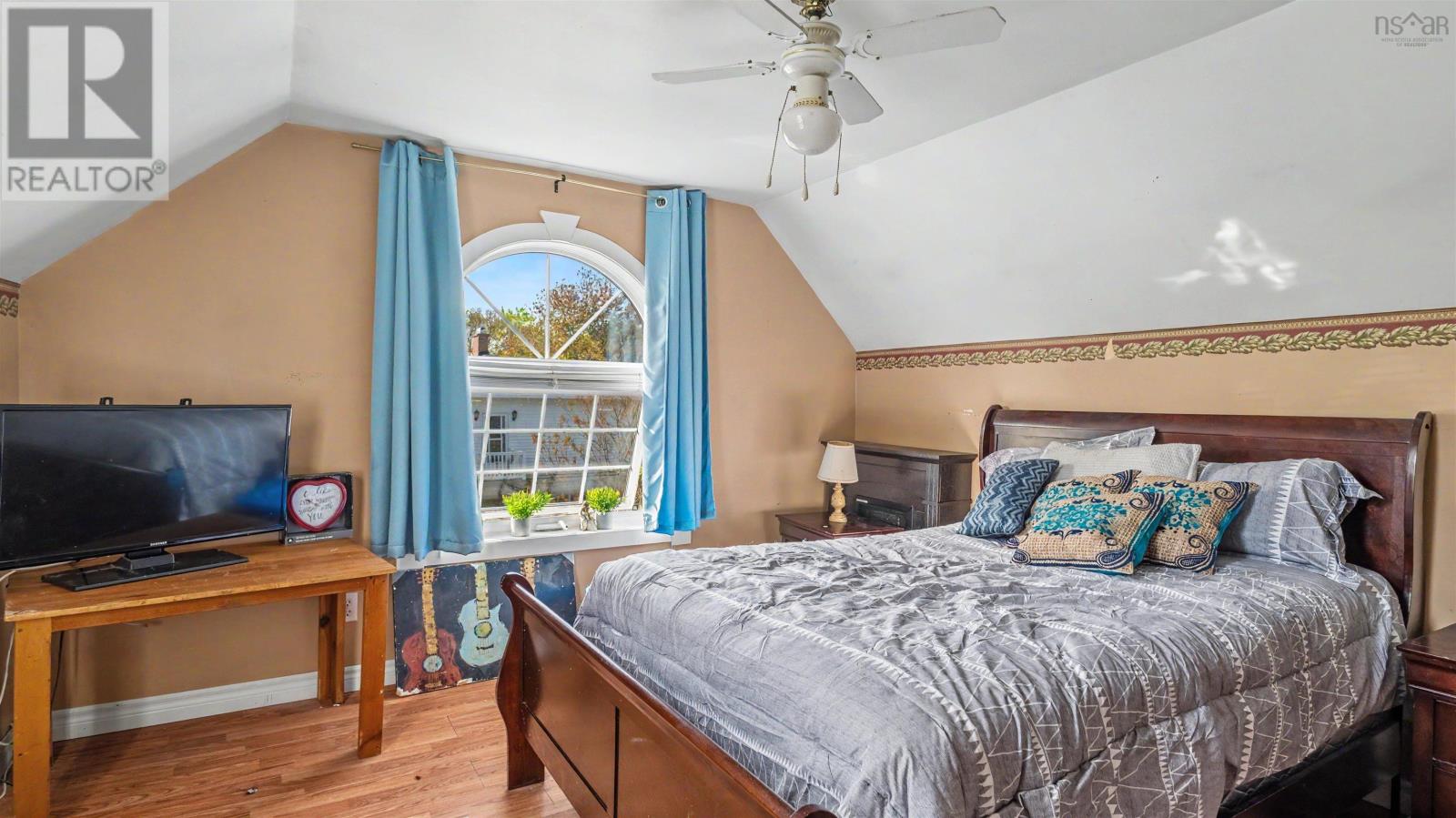 6 Grove Street - 27