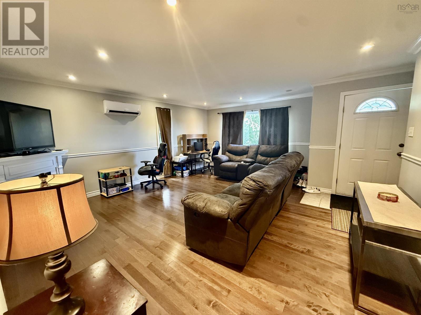 Property 4 of 33 of 6 Beacon Street