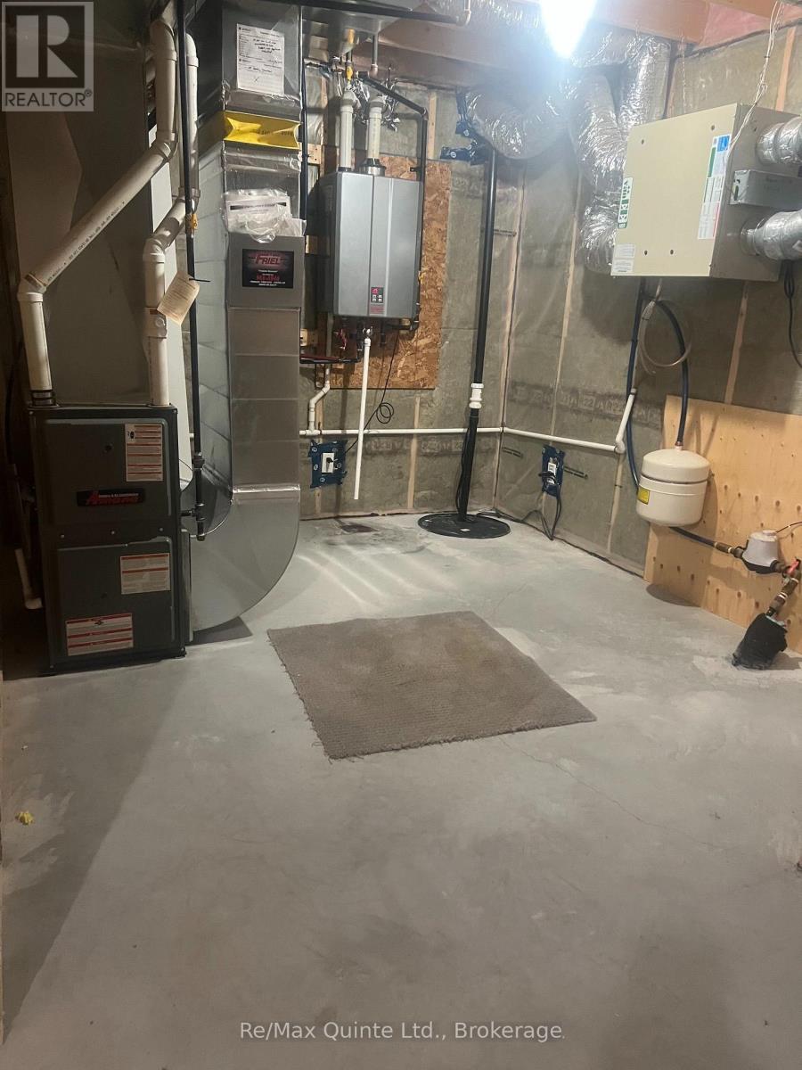 29 GAVIN CRESCENT - 26
