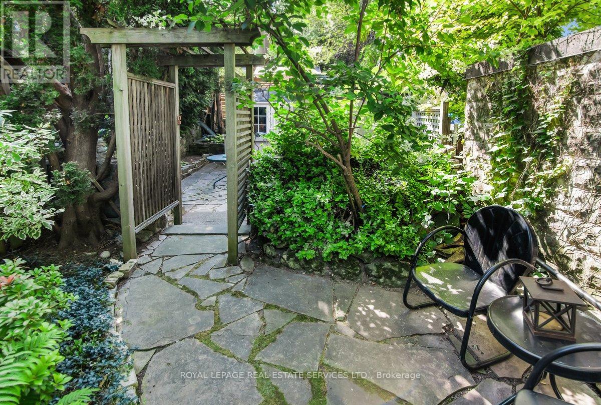 47 COULSON AVENUE - 19