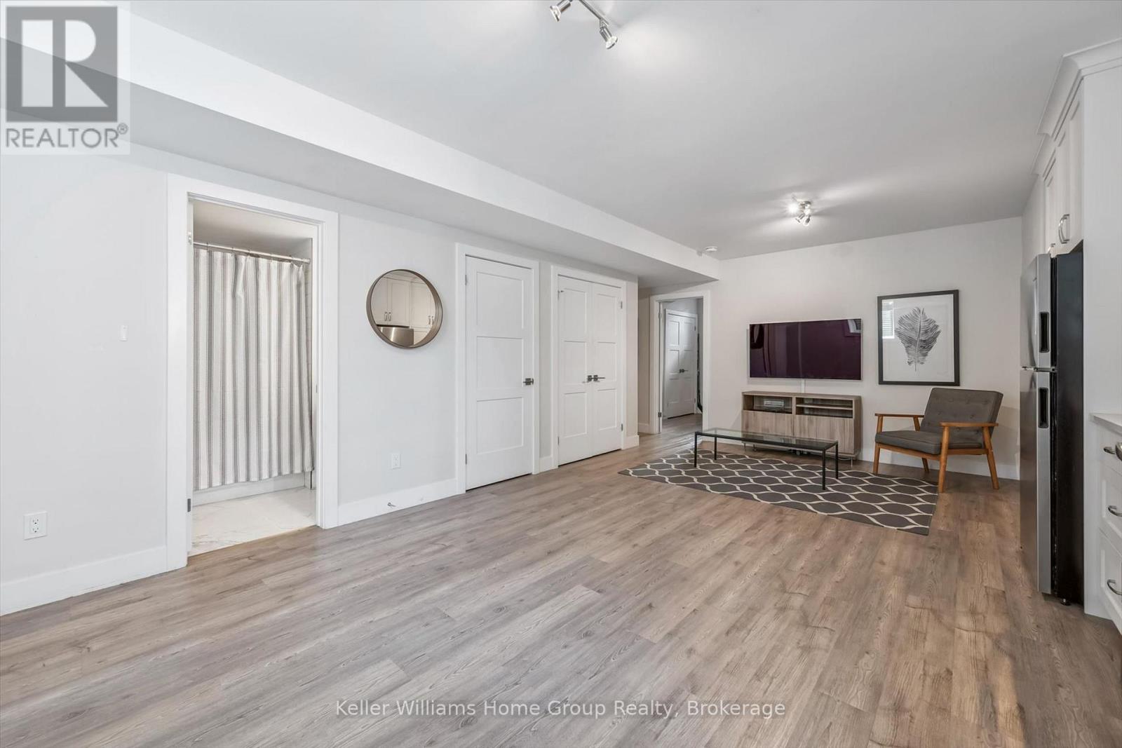 24 FOREST HILL DRIVE - 32