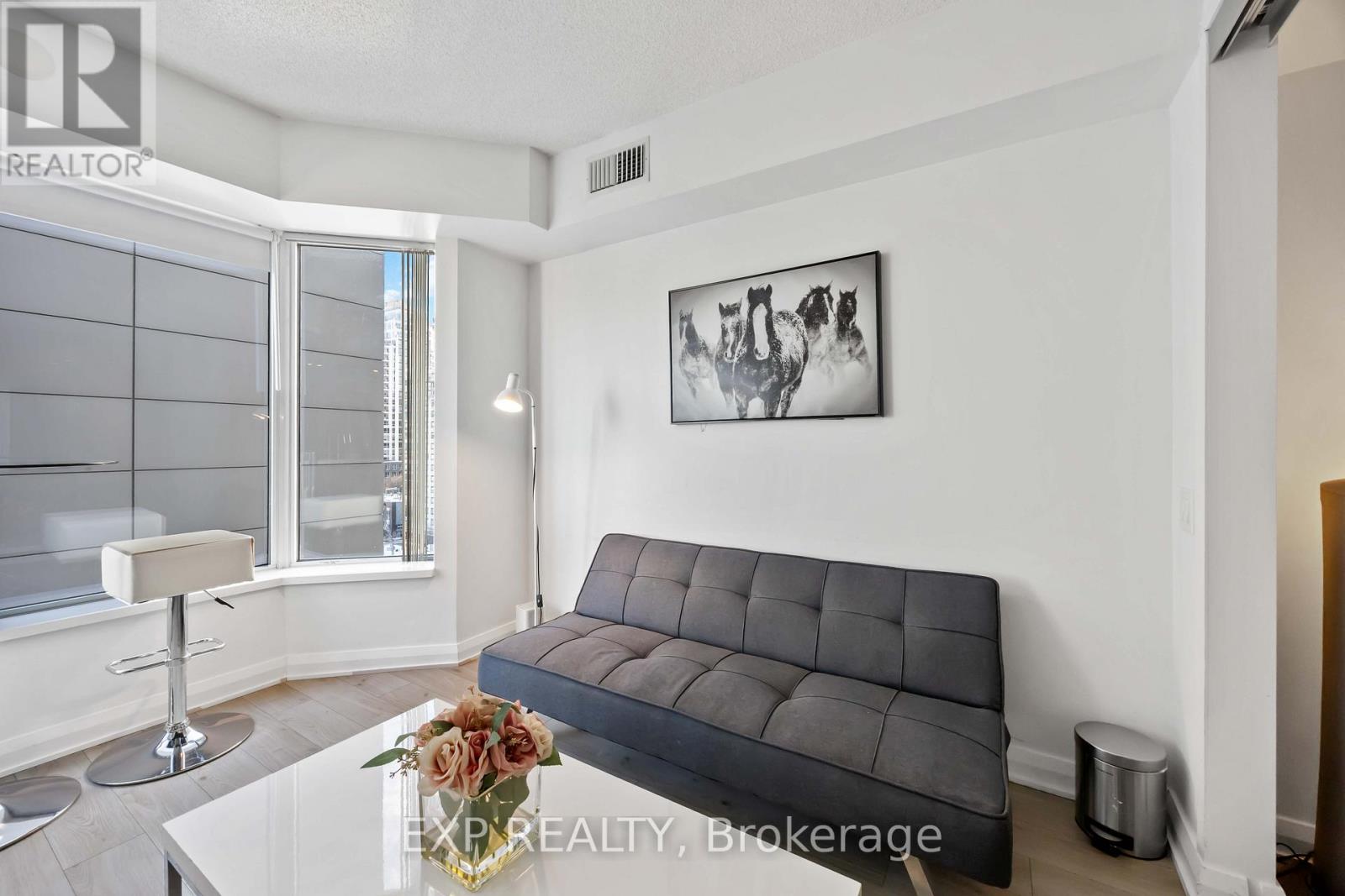 #1106 155 YORKVILLE AVENUE - 17