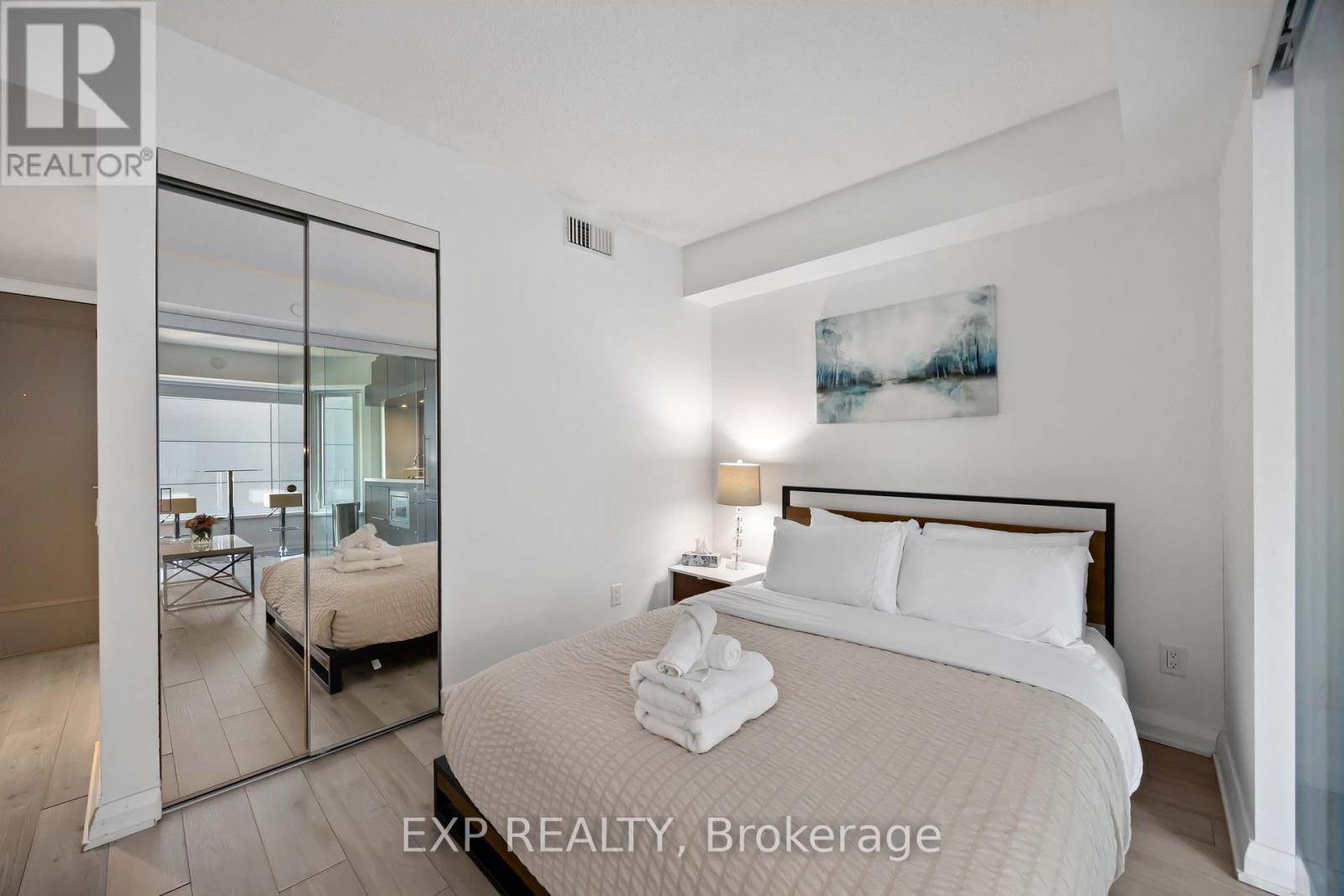 #1106 155 YORKVILLE AVENUE - 22