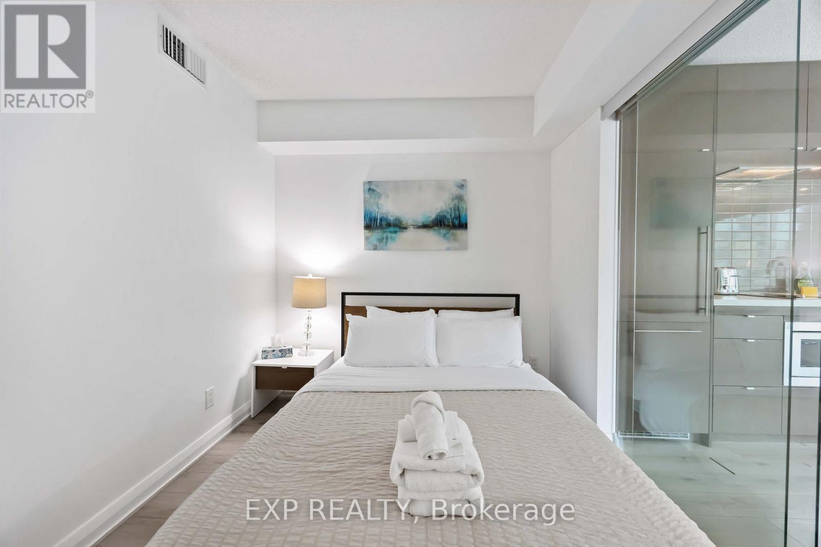 #1106 155 YORKVILLE AVENUE - 23