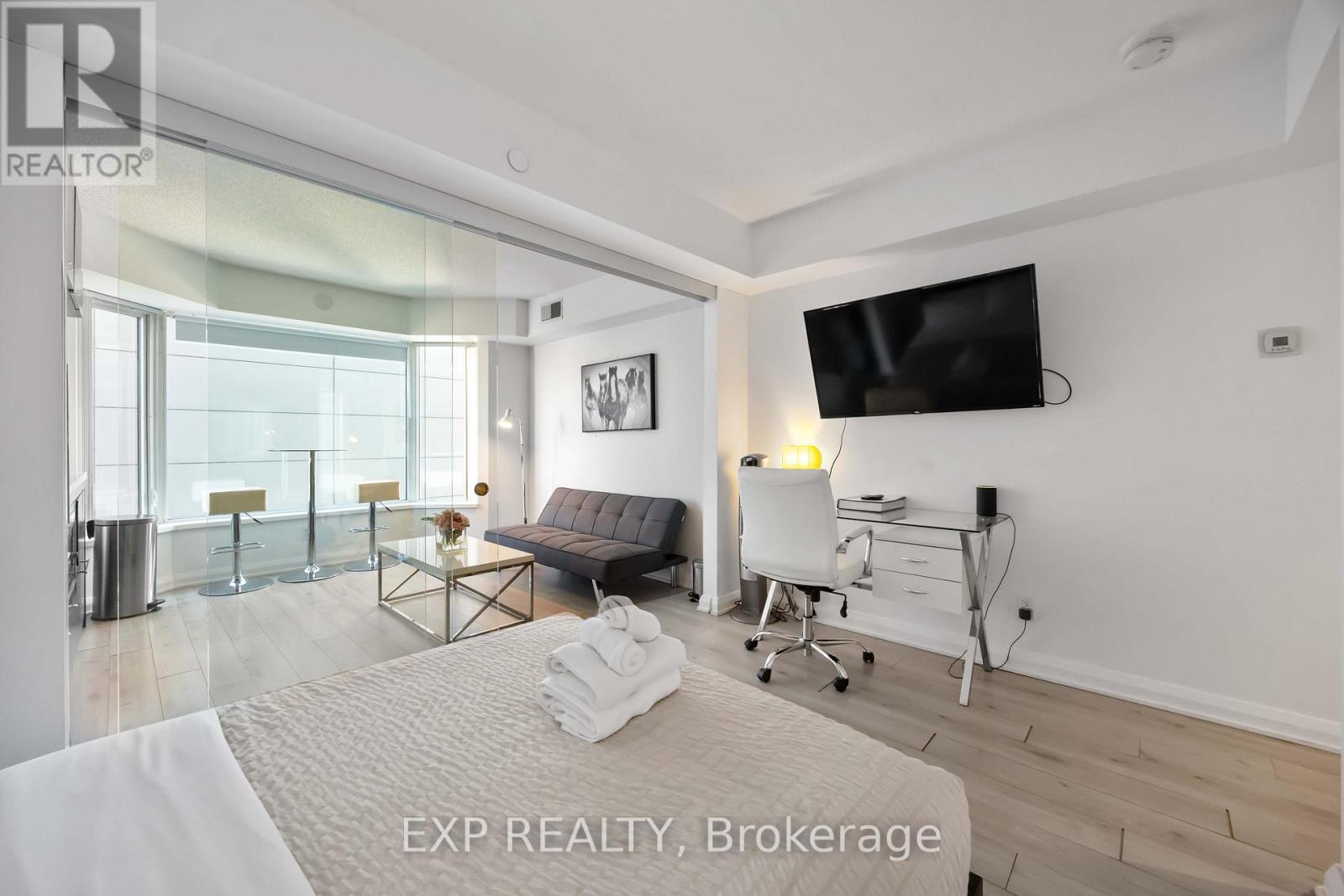 #1106 155 YORKVILLE AVENUE - 24