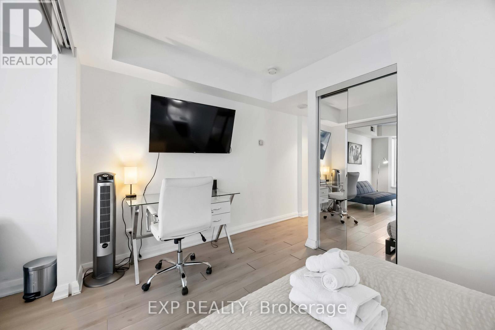 #1106 155 YORKVILLE AVENUE - 25