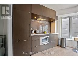 1106 - 155 Yorkville Avenue, Toronto, ON M5R1C4 Photo 13