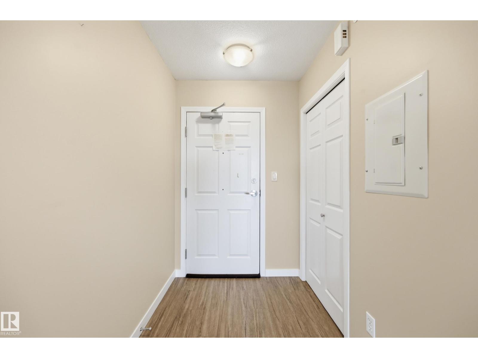 #426 8802 Southfort Dr photo 4 — MLS® E4505267