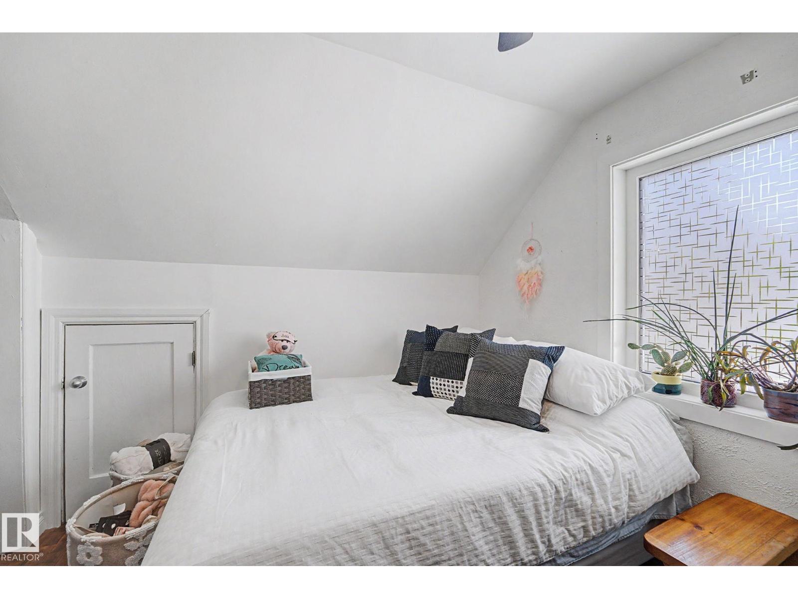 12131 126 ST NW - 25