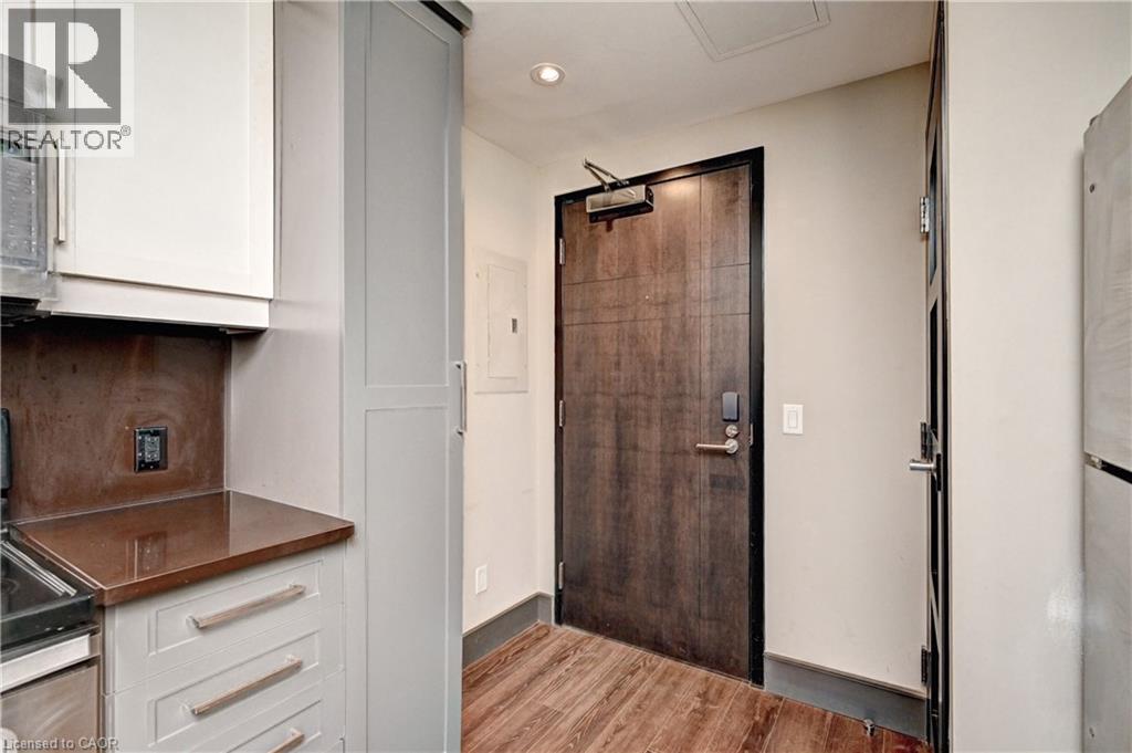 #N2207 330 PHILLIP Street - 9
