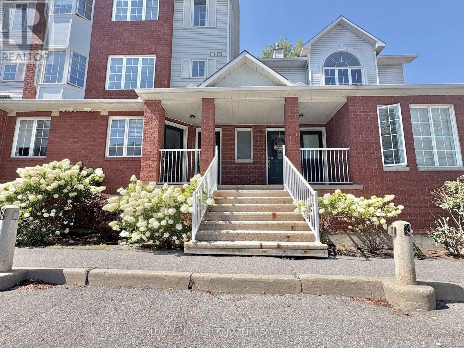 #F 112 CENTREPOINTE DRIVE - 1