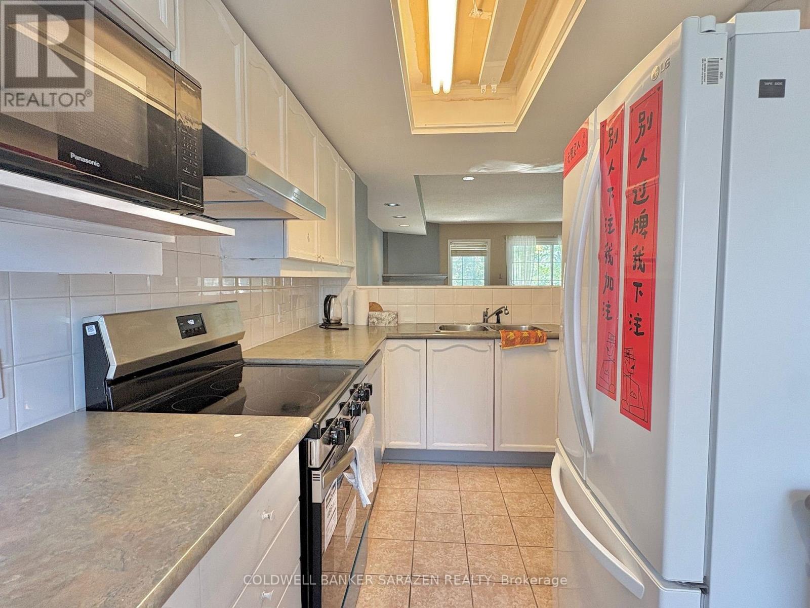 #F 112 CENTREPOINTE DRIVE - Image 12