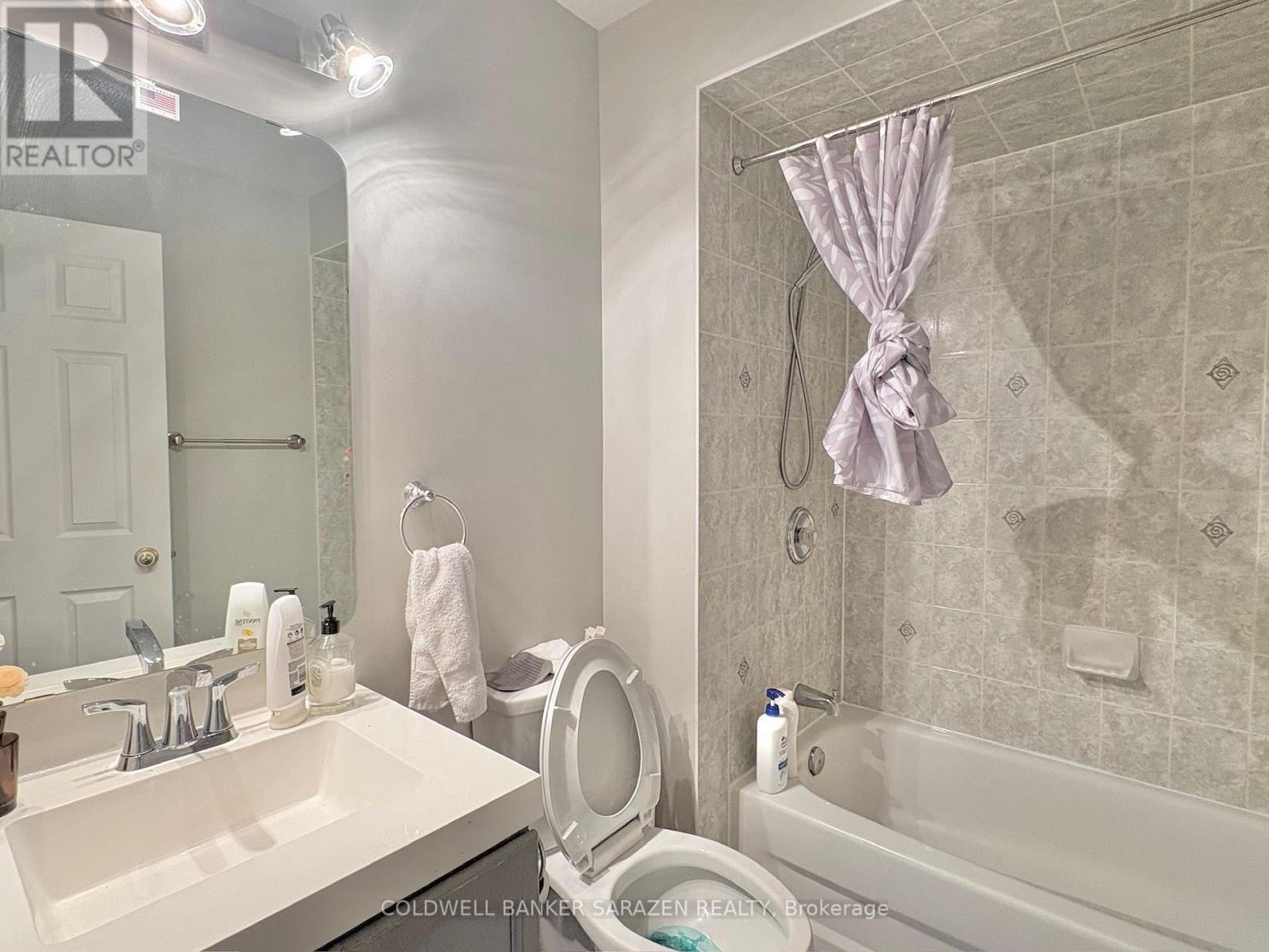 #F 112 CENTREPOINTE DRIVE - 22