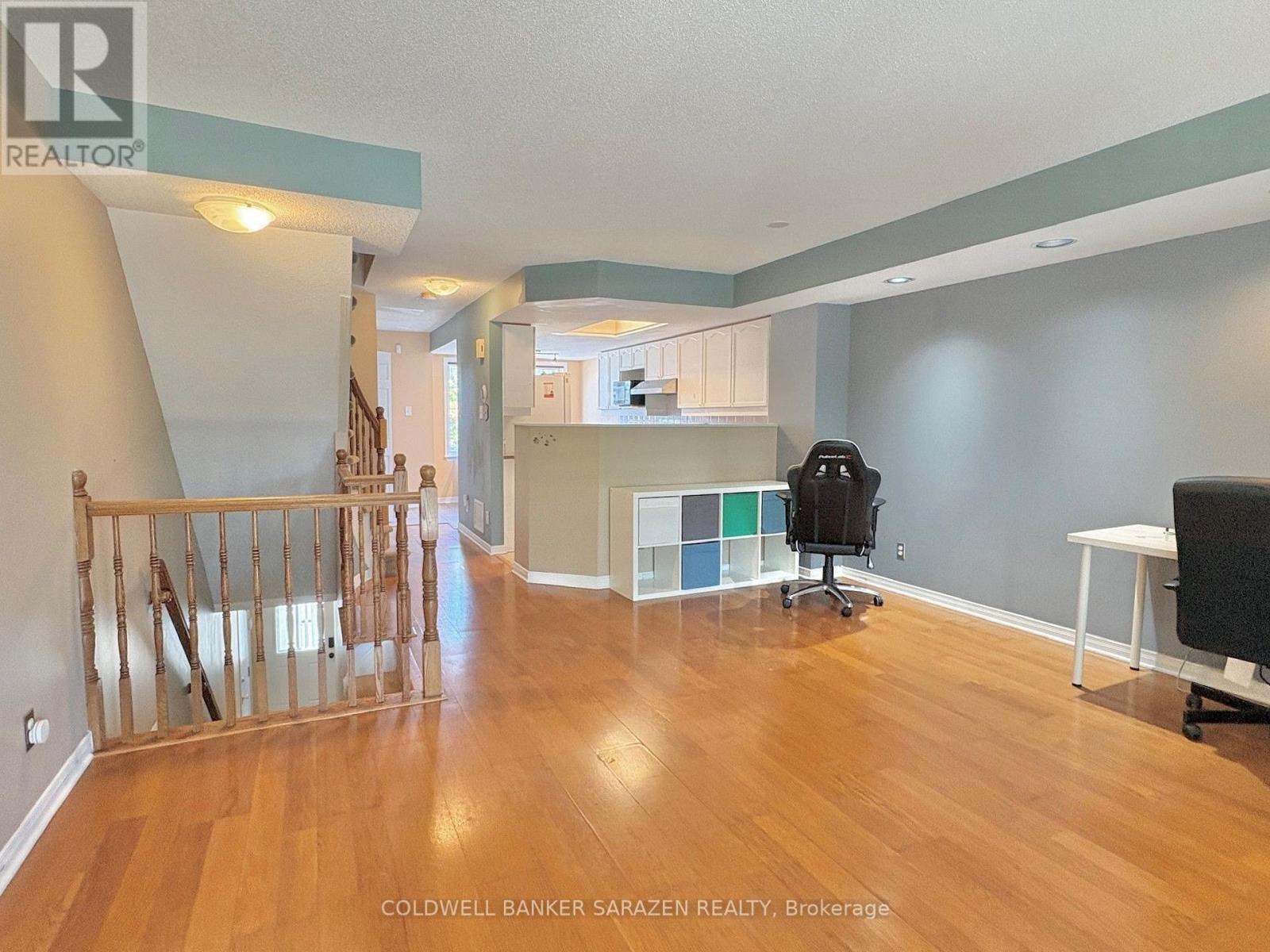 #F 112 CENTREPOINTE DRIVE - 4