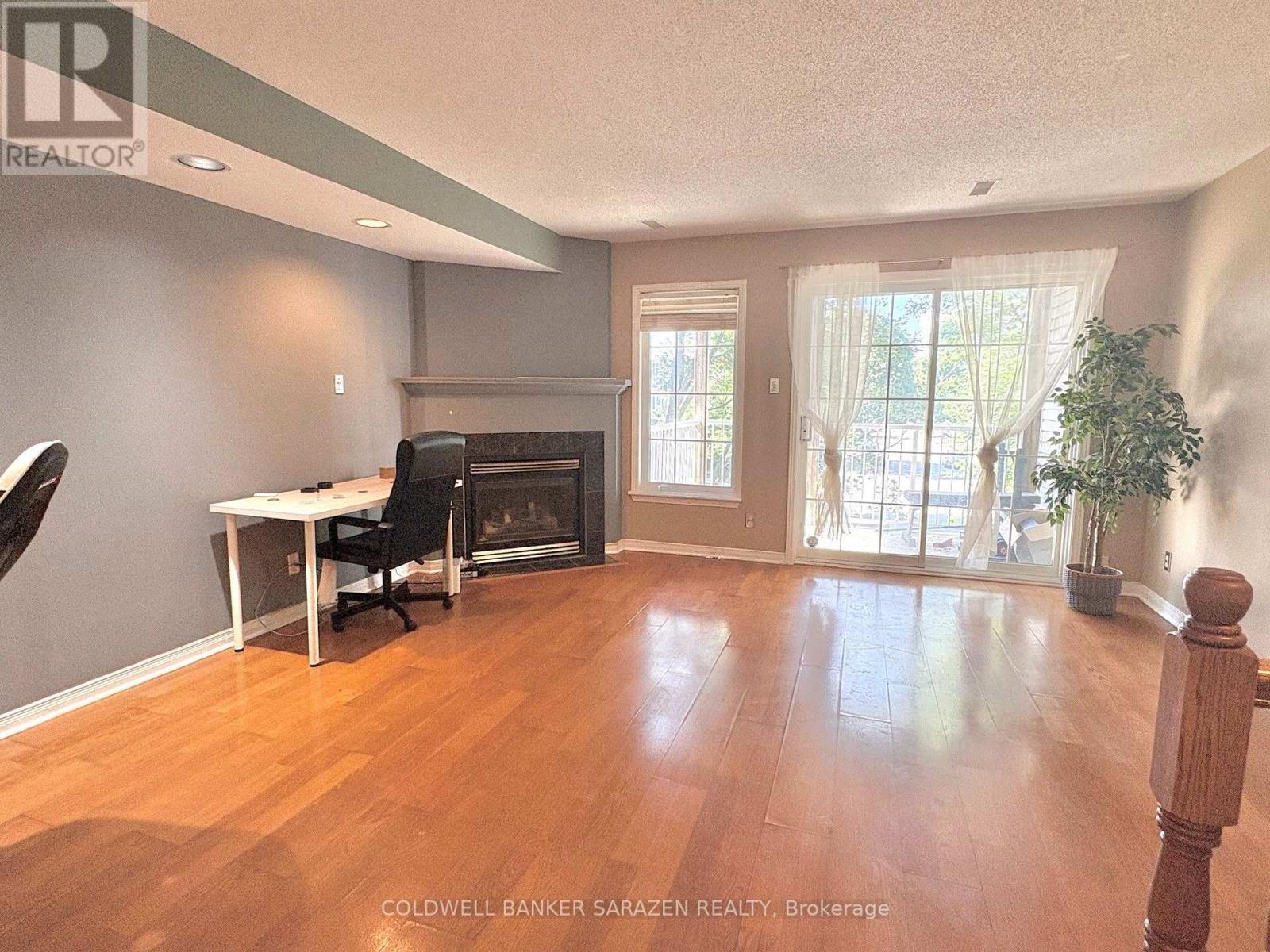 #F 112 CENTREPOINTE DRIVE - 8