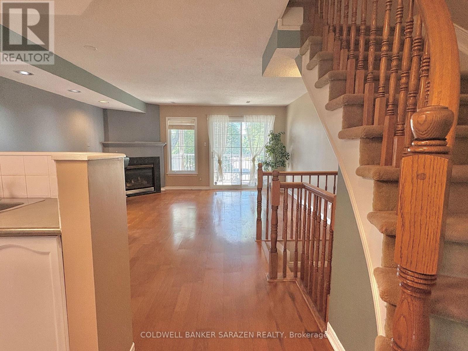 #F 112 CENTREPOINTE DRIVE - 9